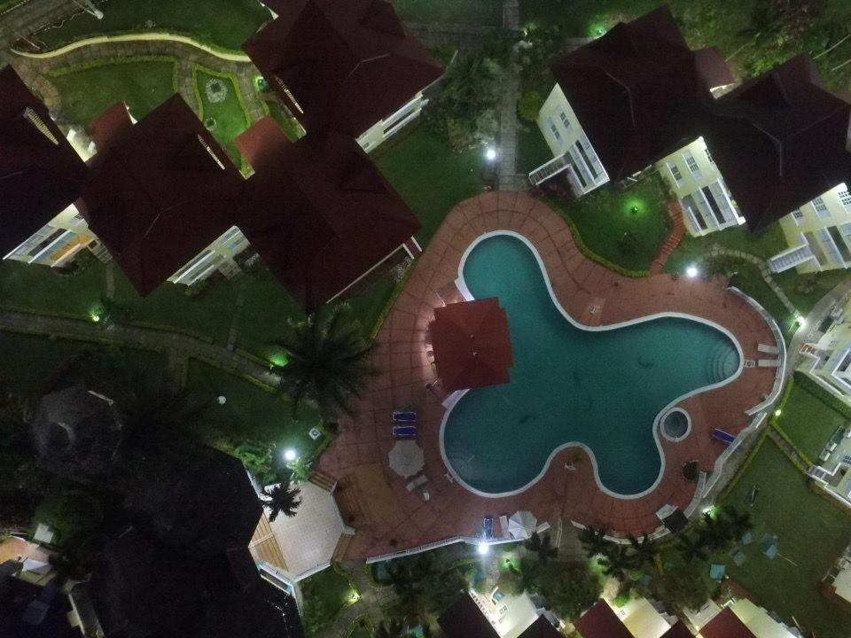 River Side Apt 9 @ Mystic Ridge. 오쵸 리오스 외부 사진
